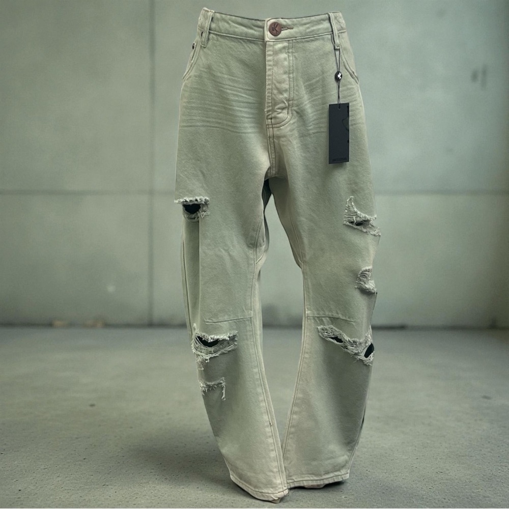 **NWT**One Teaspoon Distressed Cream Flare Jeans